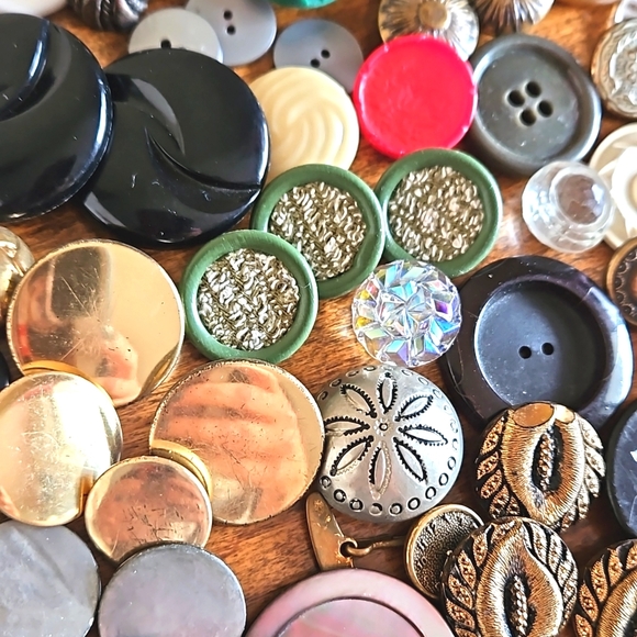 Vintage estate button lot gorgeous variety many sets crafters sewing lot - Picture 5 of 10